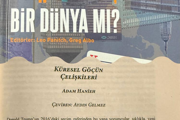 Altüst Olmuş Bir Dünya mı? başlığının yazılı olduğu kitap kapağının altında makalenin başlığı ve yazarın isminin yazılı olduğu sayfanın birlikte görüntüsü
