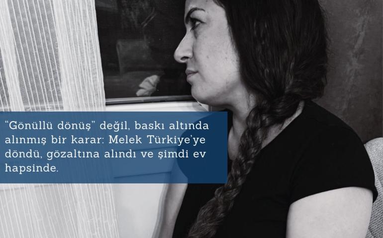 Melek Ölmezoğlu evinde oturuyor ve pencereden dışarı bakıyor 